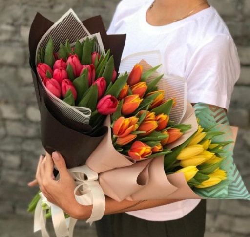 Фото Композиция из тюльпанов "Теплый вечер в Париже"