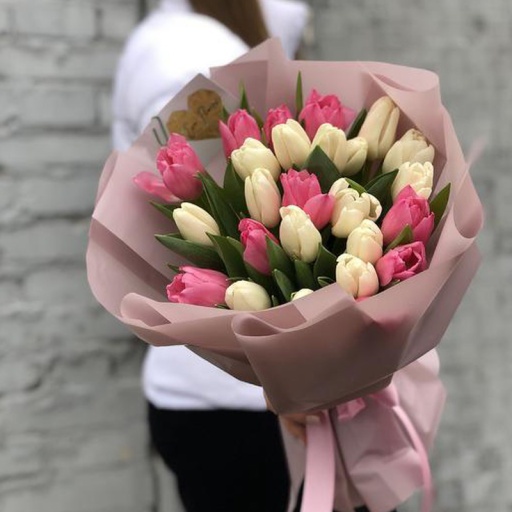 Фото 29 Нежных тюльпанов в стильном пудровом оформлении