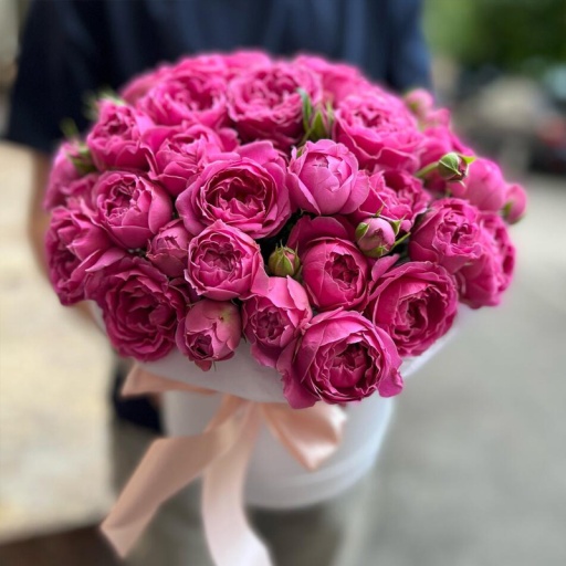 Фото Коробочка из пионовидных роз Мисти Баблз