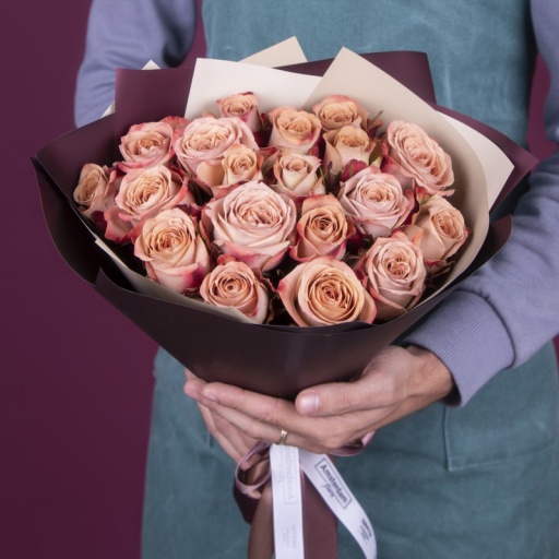 Красивый букет из 19 кофейных роз