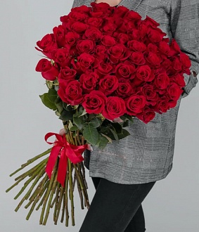 Шикарный букет из 39 красных роз 80см