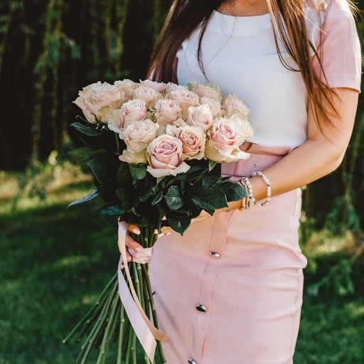 Фото Букет из 25 кремовых роз "Блум"