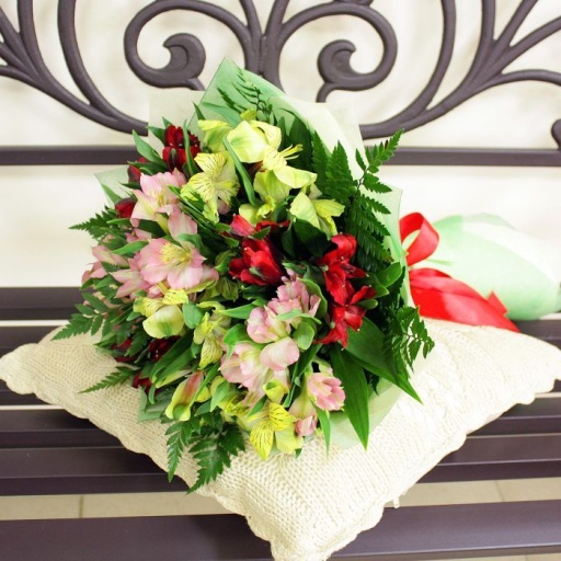 Фото Альстромерии "Восторг"