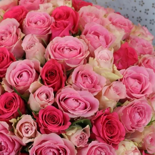 Фото Яркий букет роз "Розовое лето"