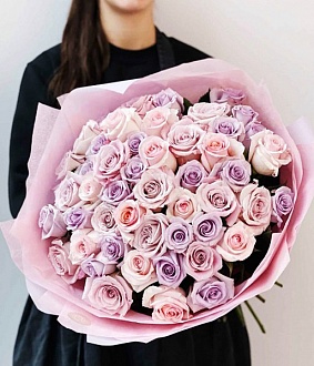 Нежный букет для девочки из 51 розовой розы