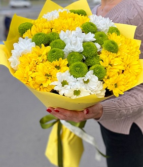 Букет из 15 хризантем на международный женский день