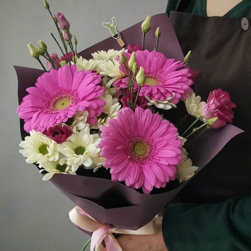 Фото Милый букет с герберами и хризантемами "Good Morning"