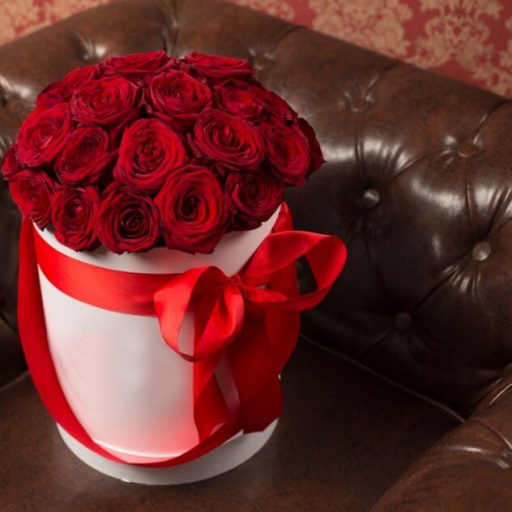 Коробочка с розами "Lady in red"