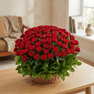 Корзина из 101 красной розы