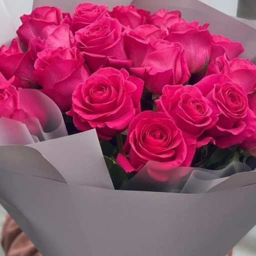 Букет из больших голландских роз "Розовая птица"