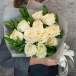 Фото Розы в букете "Белый бриз"