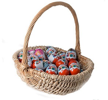 Фото Корзина "Kinder Surprise"