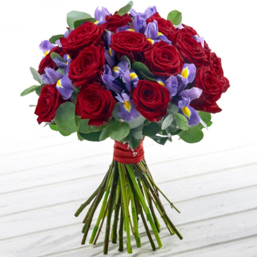 Ирисы с розами "Приятный вечер"