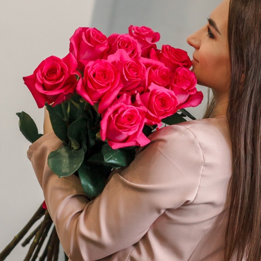 Фото Аккуратный букет из 11 голландских роз Pink Floyd