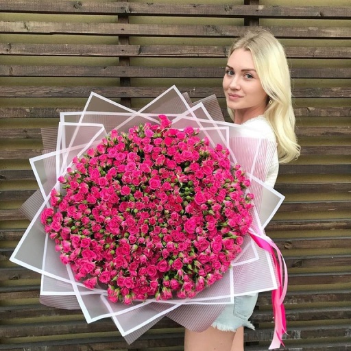 Фото 101 Кустовая роза розового цвета