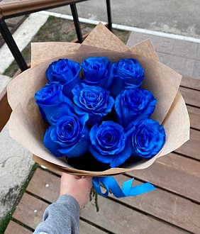 Нежный букет из 9 синих роз