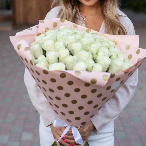 Фото Букет из 49 Голландских роз "Очаровательной даме"