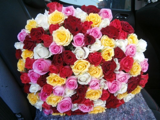 Букет из 101 разноцветной розы "Буря эмоций"