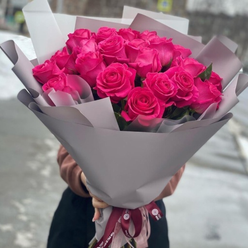 Букет из больших голландских роз "Розовая птица"